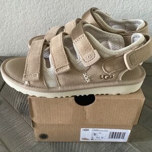 UGG Kids' GoldenCoast Slingback Sandal, size 1